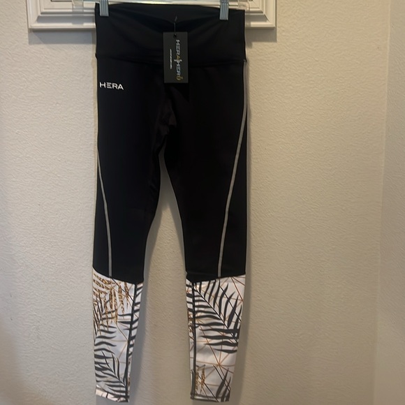 Hera Hero Women's High Waist Seamless Acid Wash Leggings in White /Black print - Picture 1 of 11